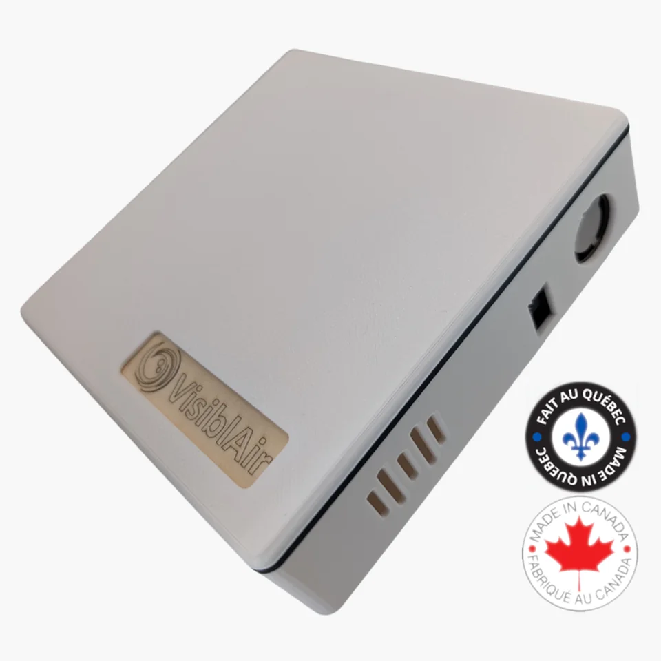 Connector-side view of the white VisiblAir Model O with Québec and Canada provenance marks